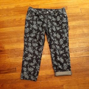 Liz Claiborne capri pants